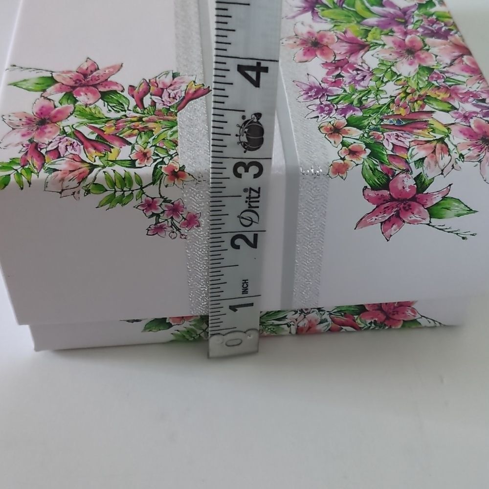 Dior Keepsake Gift Box Floral with Tissue Paper Envelope NEW - Picture 8 of 9